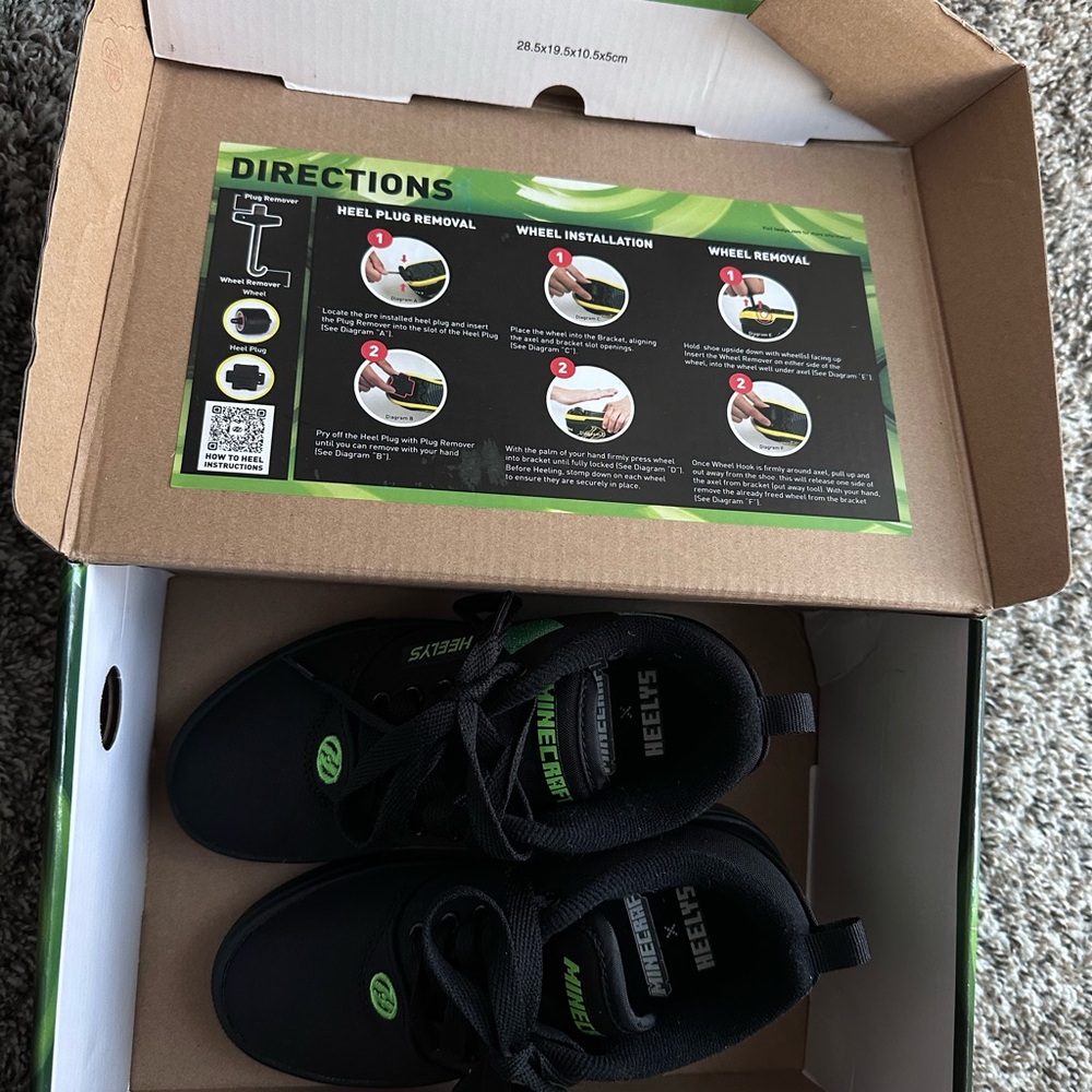 Heelys Kids Black Sneakers with Green Accents